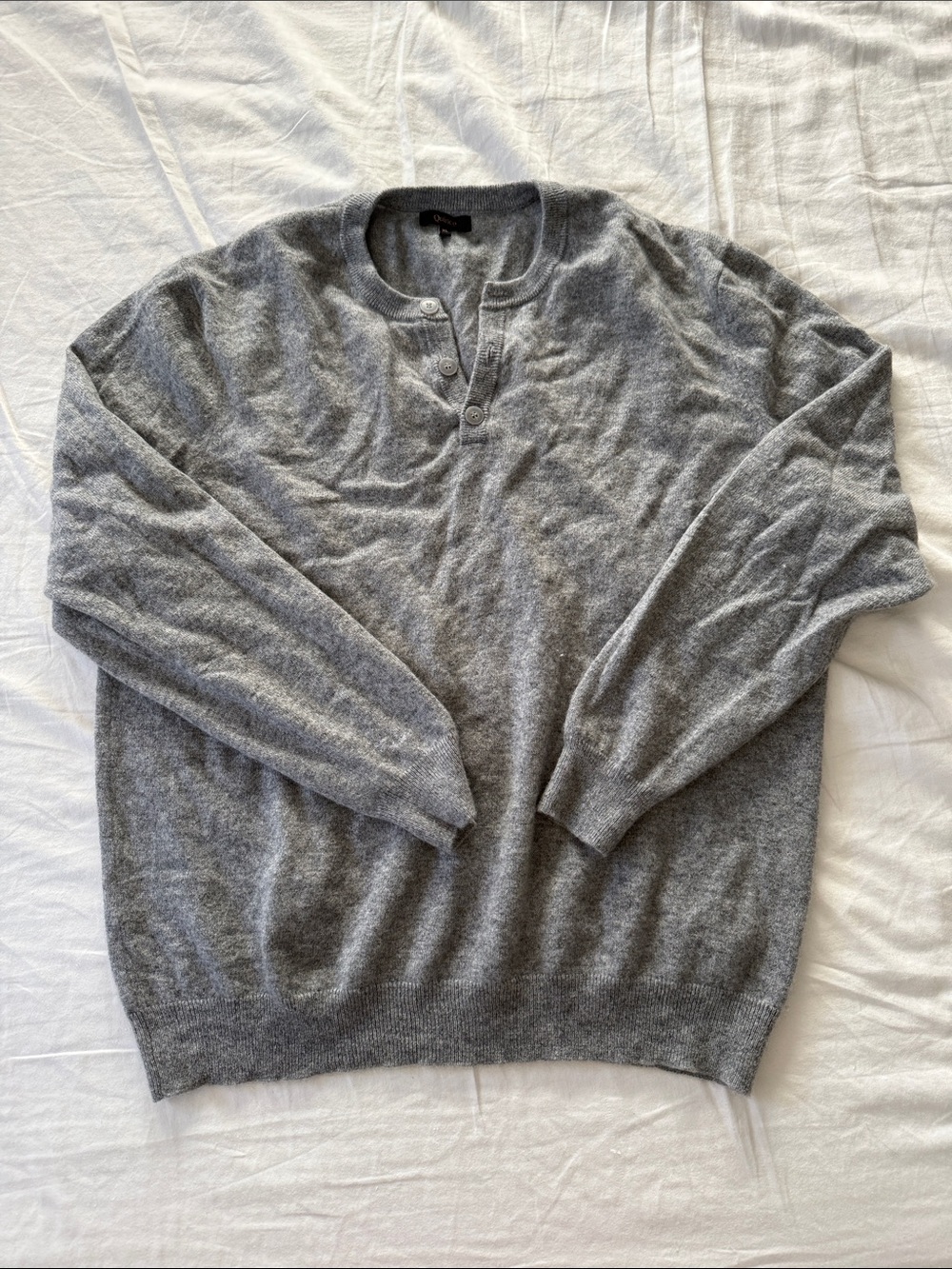 Quince Men's Gray Henley Cashmere Sweater